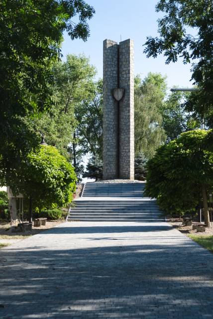 Płowce - pomnik upamiętniający bitwę polsko-krzyżacką z 1331 roku
