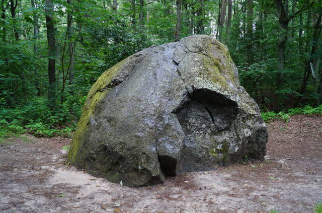 Głaz "Kamienny Dom"