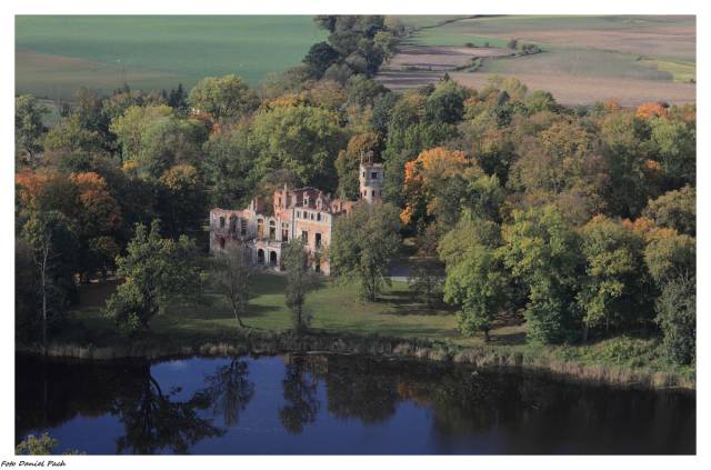 Ruiny pałacu w Runowie Krajeńskim